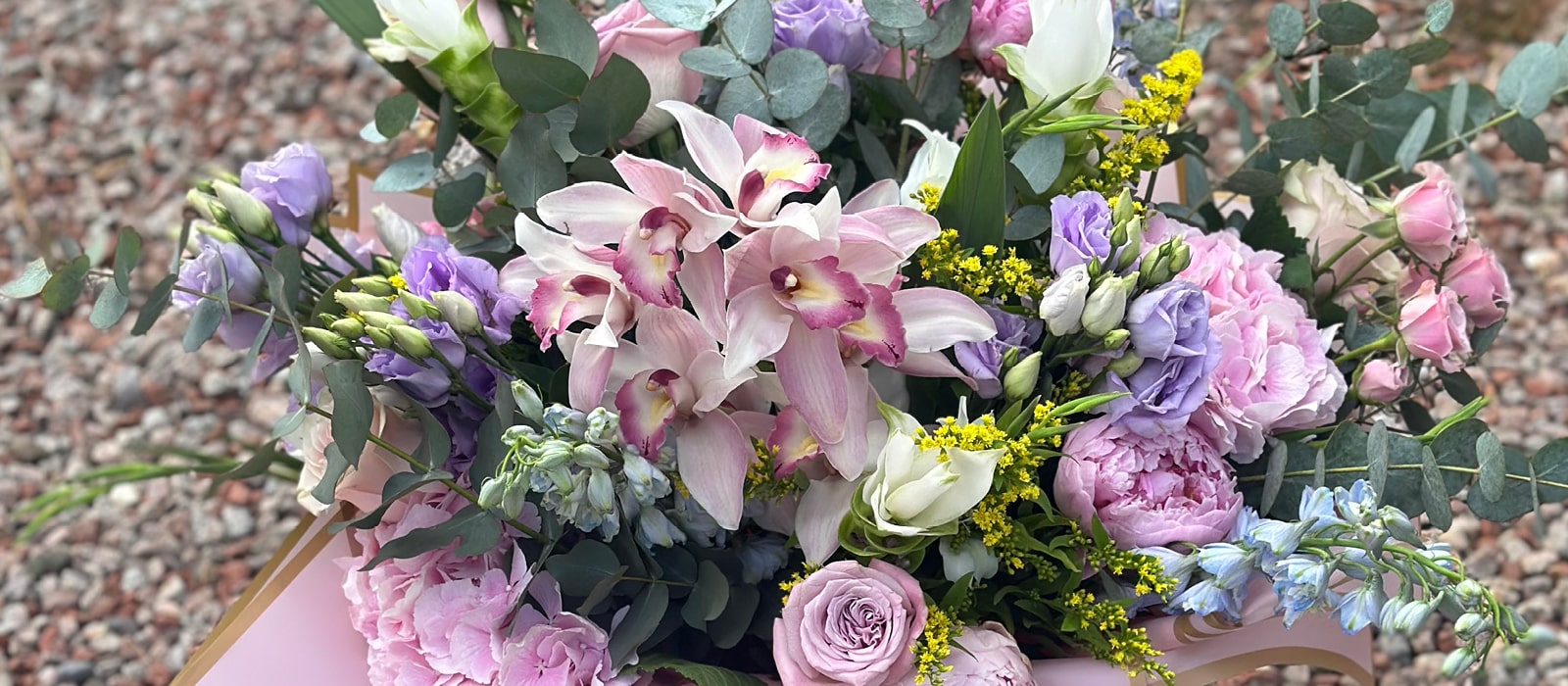 Seasonal bouquets from Fleurtations in Bristol offering same-day delivery