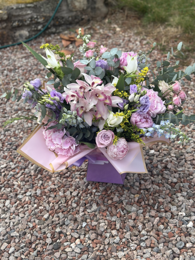 Because She's Worth it - For that extra special occasion, to make a statement, or simply just because—our luxury bouquets are designed with sophistication and grace, making every moment unforgettable.
